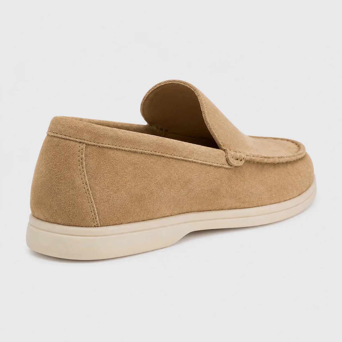 Sapato Masculino Mocassim Bege Couro - vista traseira e calcanhar reforçado