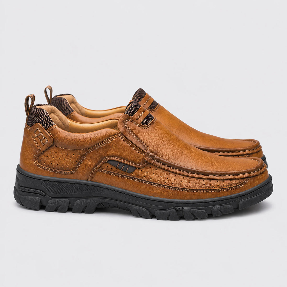 Sapato Mocassim Masculino Marrom Claro - vista frontal em ângulo