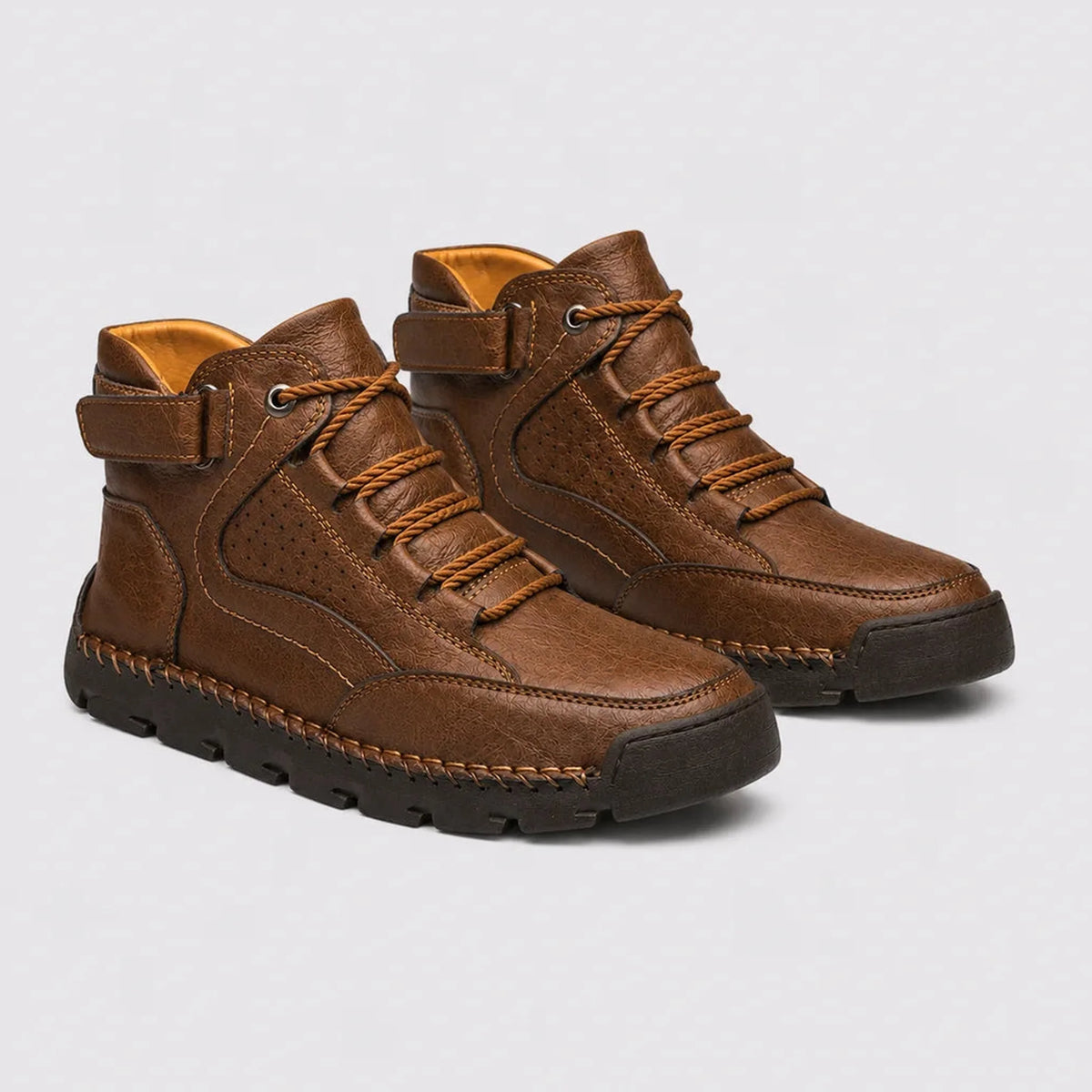 Bota Masculina Coturno Castanho Escuro - vista frontal em ângulo