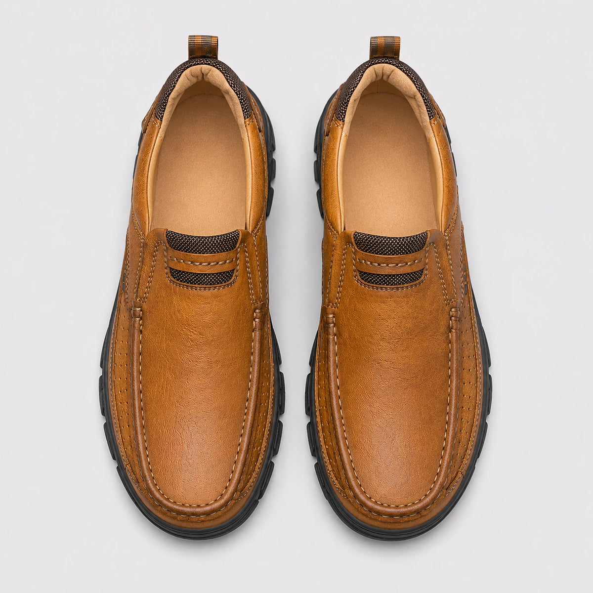 Sapato Mocassim Masculino Marrom Claro - detalhe da costura